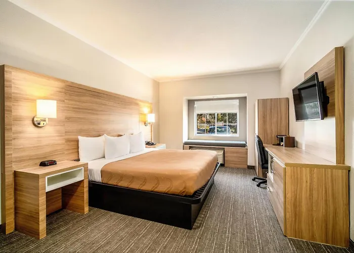 Baymont By Wyndham I-10 Inn Chandler
