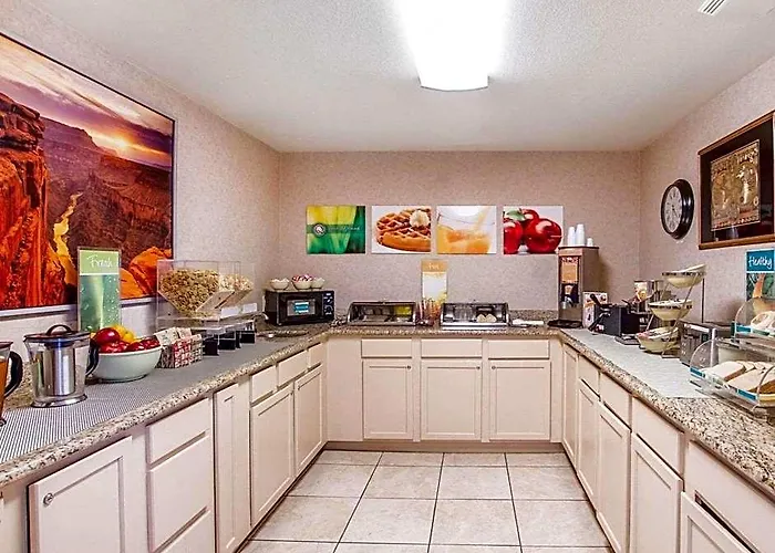 Inn Baymont By Wyndham I-10 Chandler