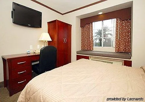 Baymont By Wyndham I-10 Inn Chandler