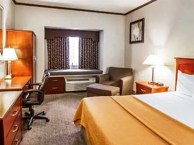 Inn Baymont By Wyndham I-10 Chandler